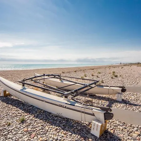 Agradable Junto Al Mar Con Piscina Villa